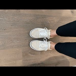 Old Skool Cream & white vans